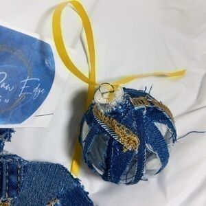 Tasty Raw Edge Denim
“See Thru Potential” Windowed Ornament